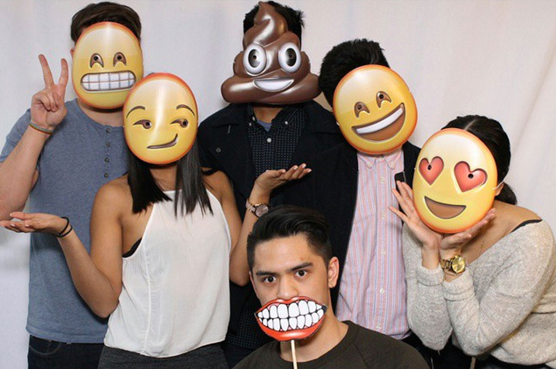 emoji whatsapp photobooth